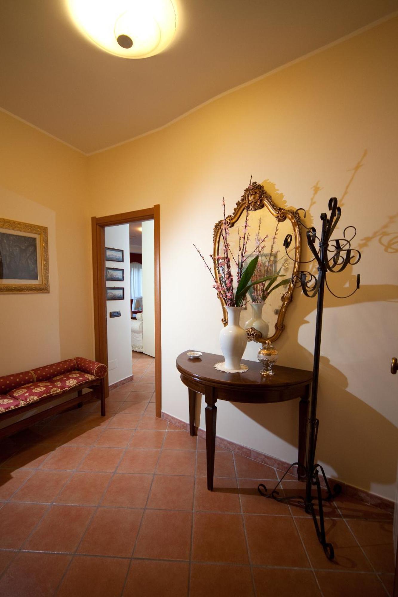 Napoli Porta Di Mare Bed & Breakfast Exterior photo