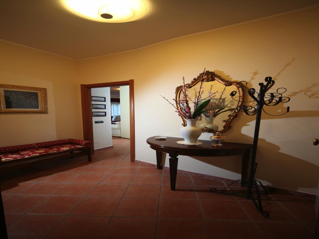 Napoli Porta Di Mare Bed & Breakfast Room photo