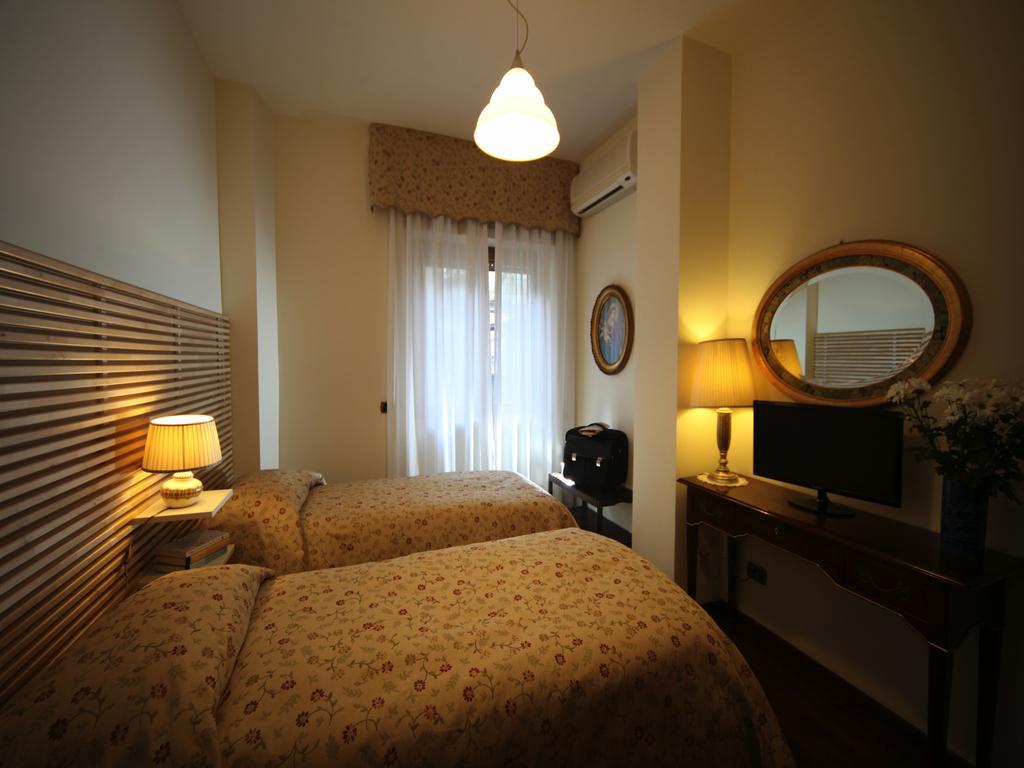 Napoli Porta Di Mare Bed & Breakfast Room photo